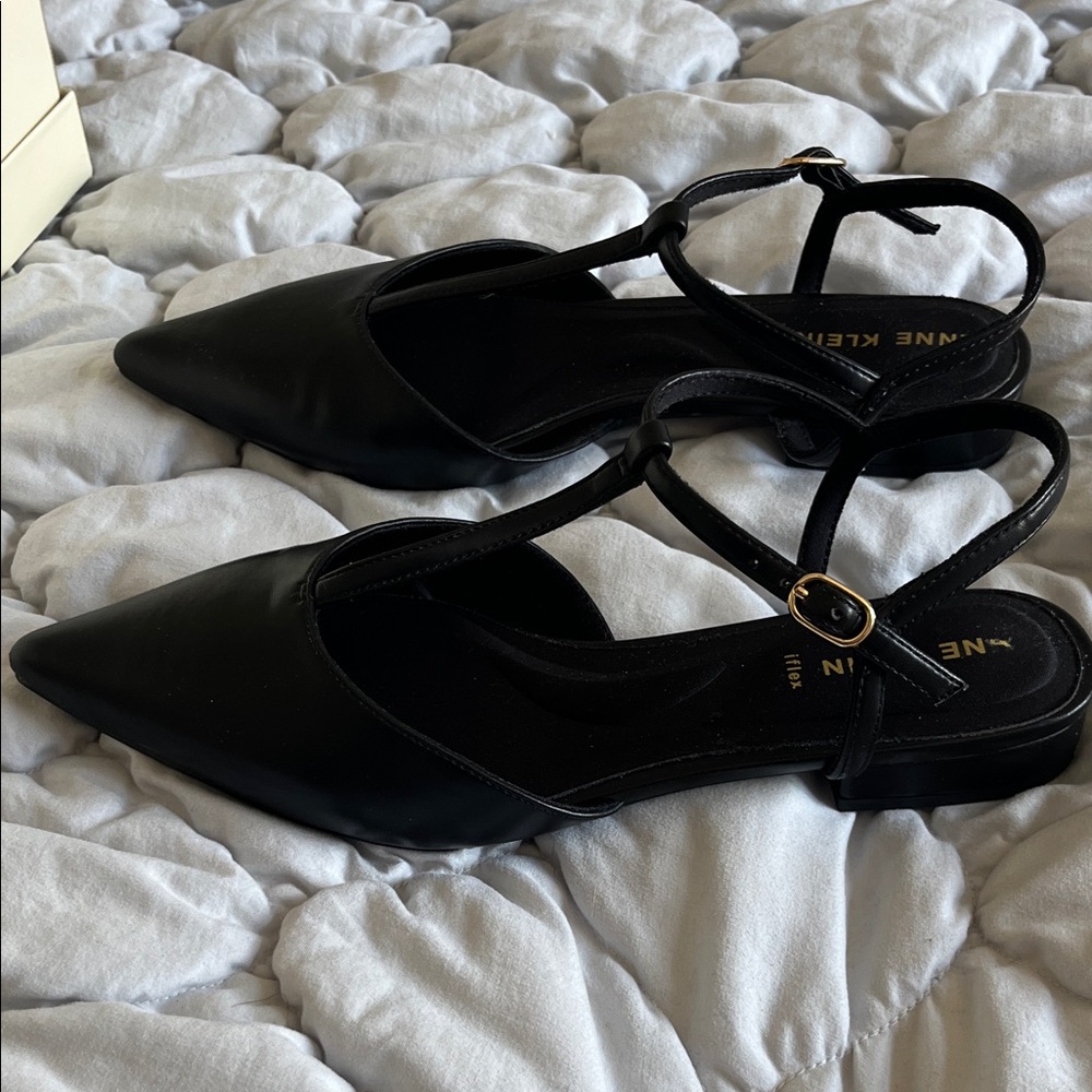 Anne Klein Black Pointed T-Strap Slingback Flats - Picture 3 of 4